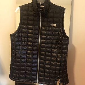 NWT The North Face Thermoball Vest Women’s